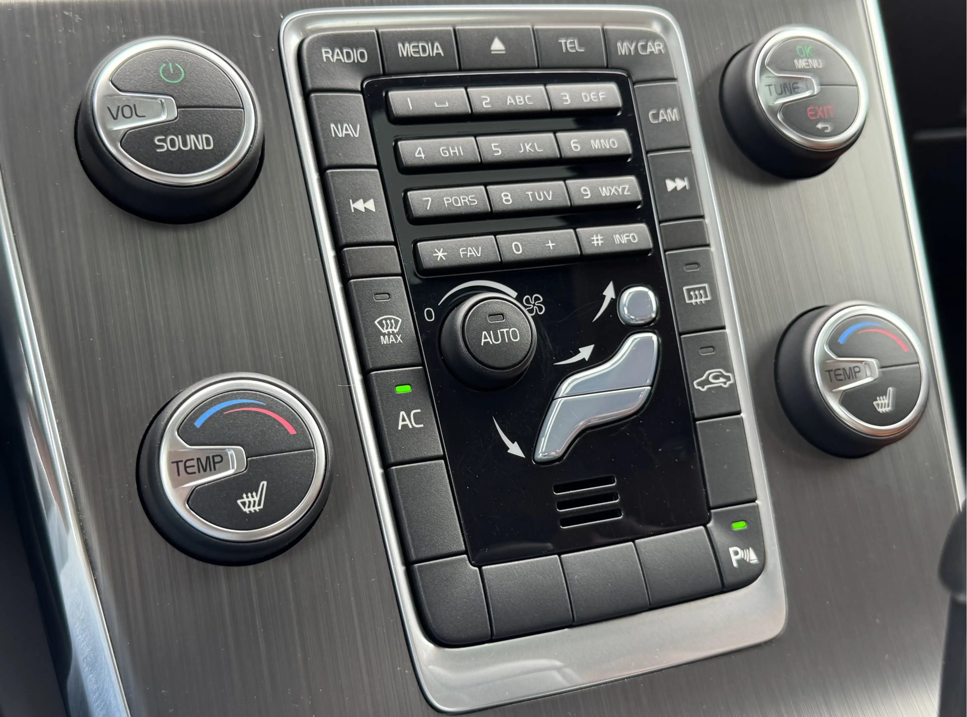 Volvo S60 2.0T SUMMUM | LEDER! | PANODAK! | XENON! | NAVI! — photo 17