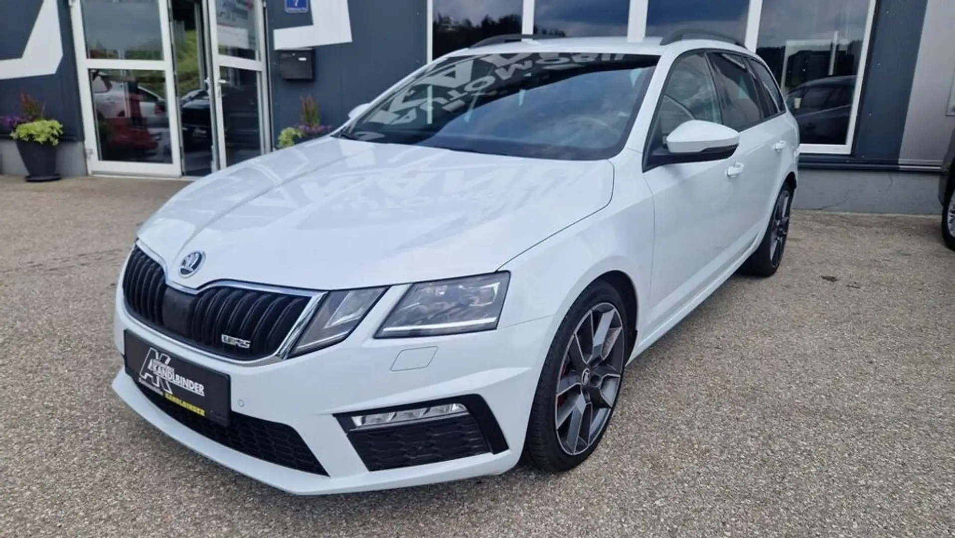Skoda Octavia Combi 2,0 Style TDI 4x4 DSG Weiß - 1