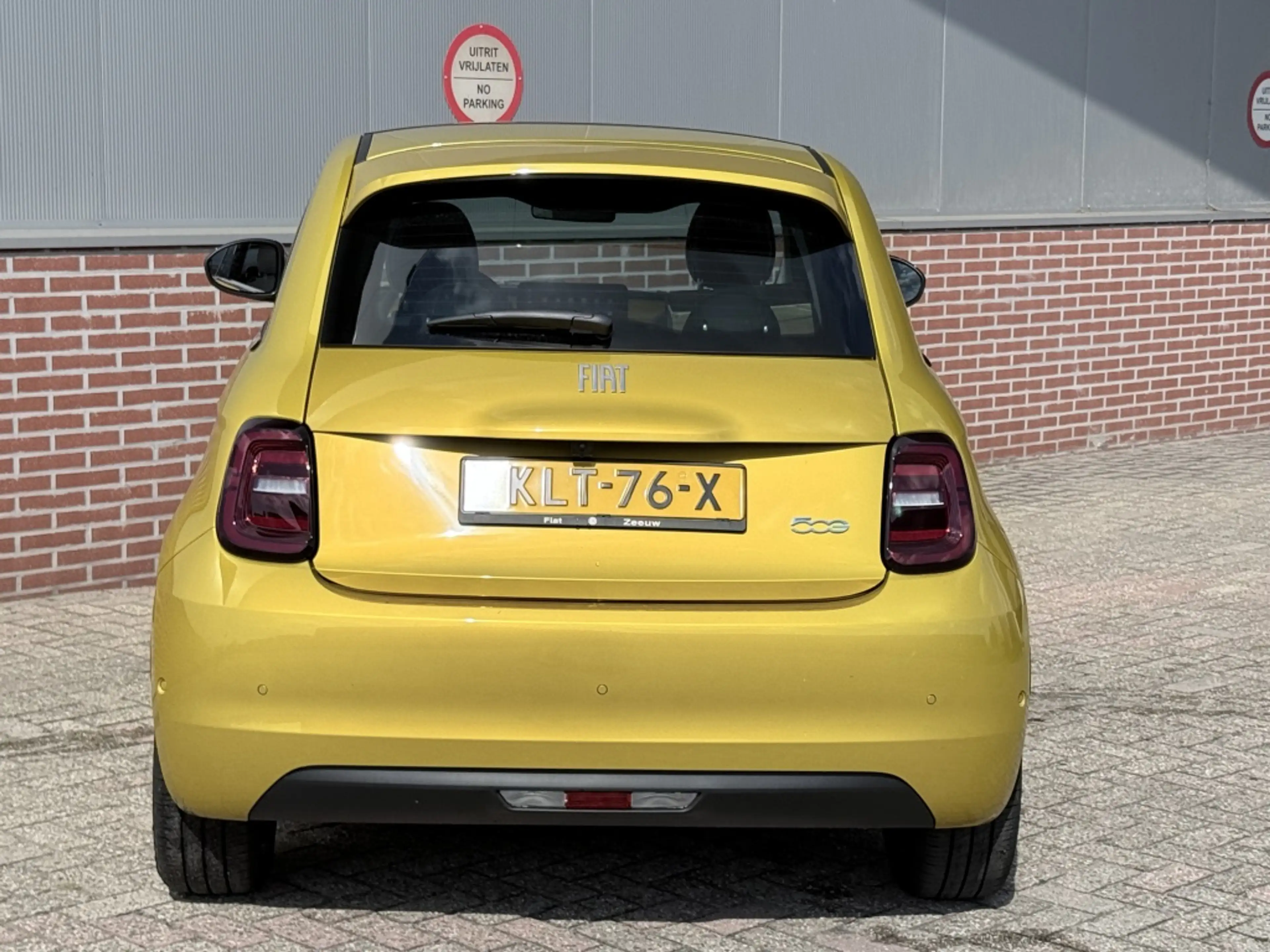Fiat 500e ICON 42 kWh | Pano | Camera | Winter | 17" — photo 2