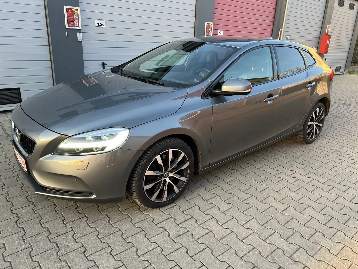 Volvo V40 Linje Svart+Kamera+LED+Tempomat+Sitzheizung Grau - 2