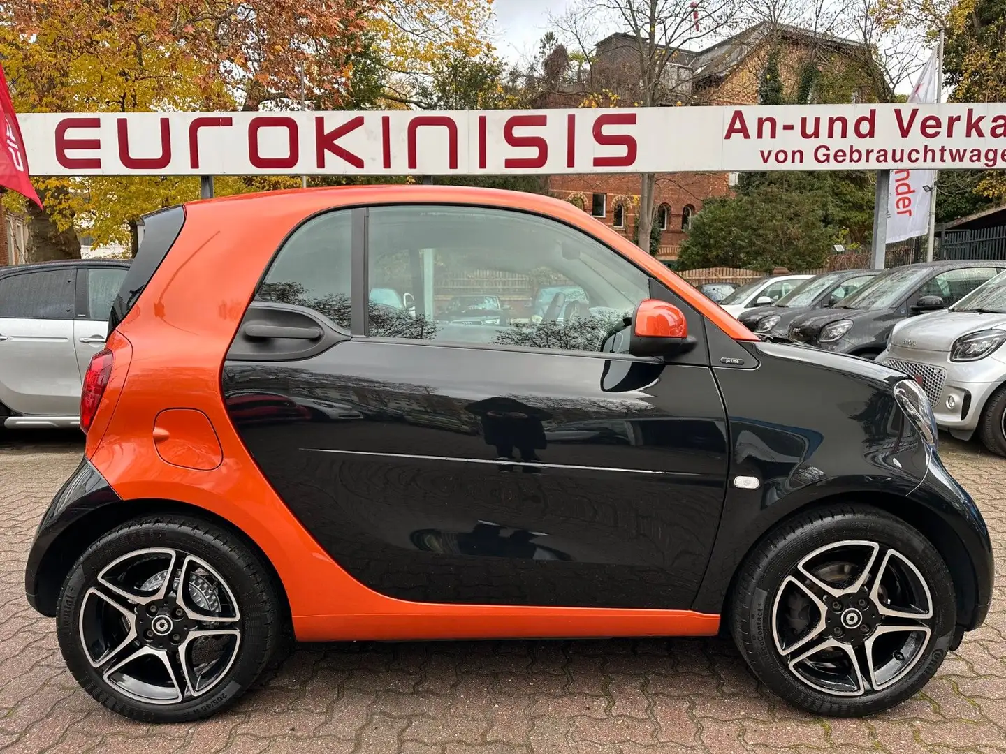 smart forTwo fortwo 66kW DCT prime SPORT*LEDER*NAVI*SHZ*PTS* Noir - 1
