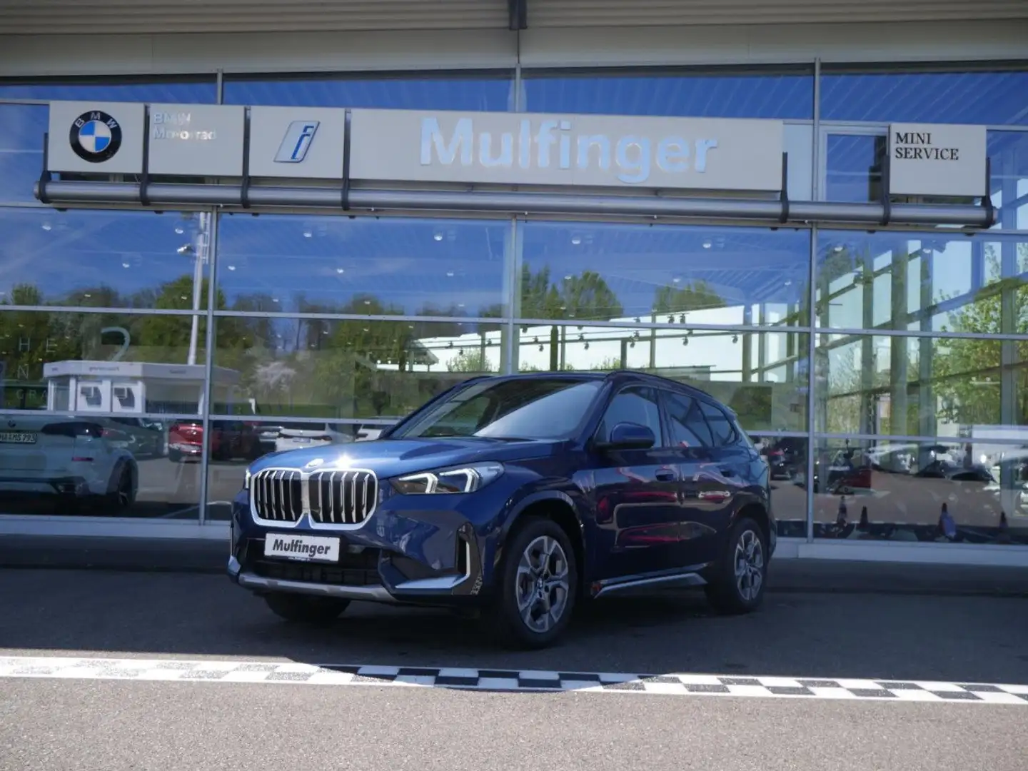 BMW X1 sDrive 18i X Line PanoDach AdapLED PaAs DAB LED plava - 2