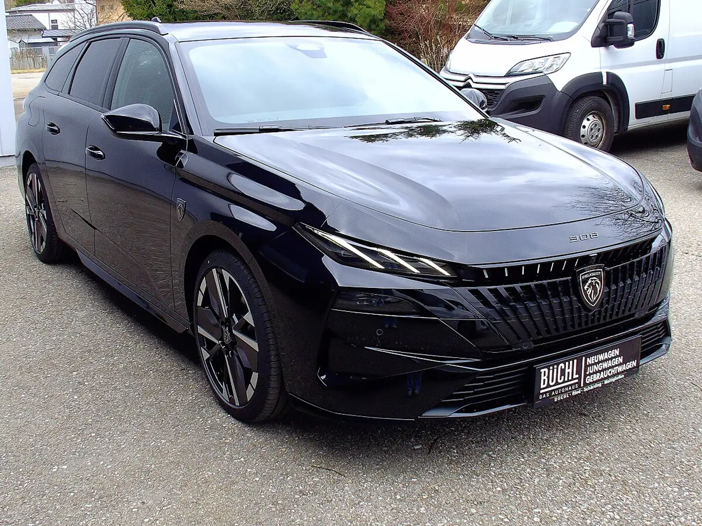 Peugeot 308 SW Hybrid 145 e-DSC6 GT Schwarz - 2