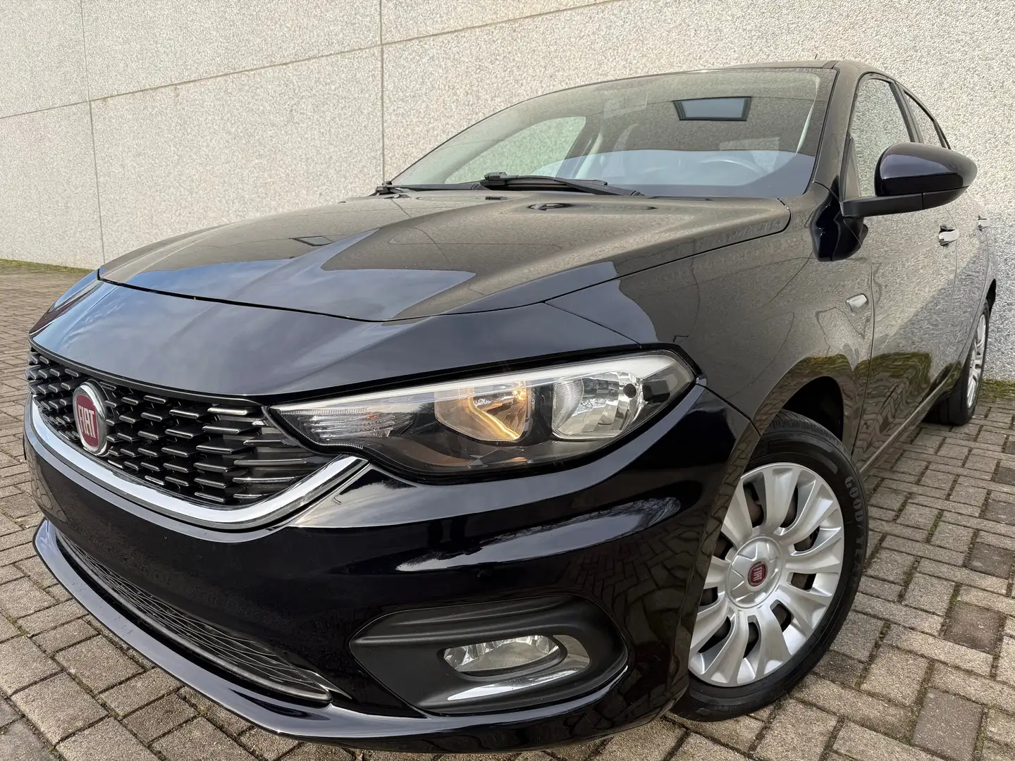 Fiat Tipo Tipo 1.4i Lounge Business GARANTIE 1 ANS Noir - 1