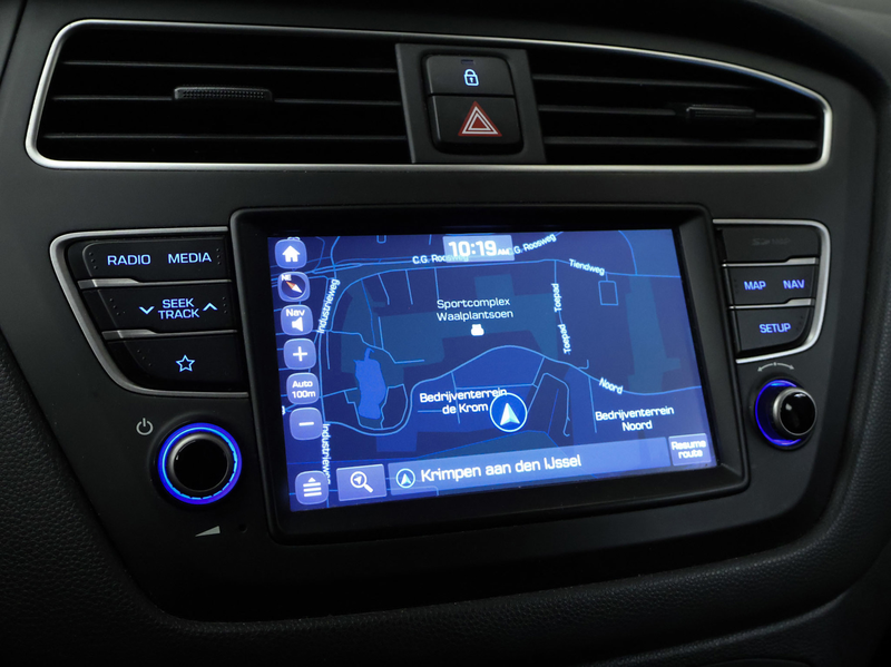Hyundai i20 1.0 T-GDI Sport (APPLE CARPLAY,NAVI,CAMERA,CRUISE, — photo 12