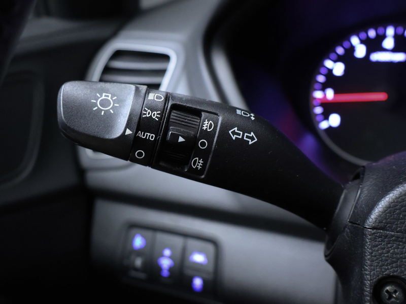 Hyundai i20 1.0 T-GDI Sport (APPLE CARPLAY,NAVI,CAMERA,CRUISE, — photo 8
