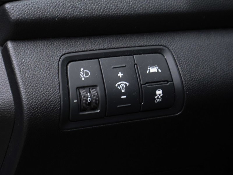 Hyundai i20 1.0 T-GDI Sport (APPLE CARPLAY,NAVI,CAMERA,CRUISE, — photo 18