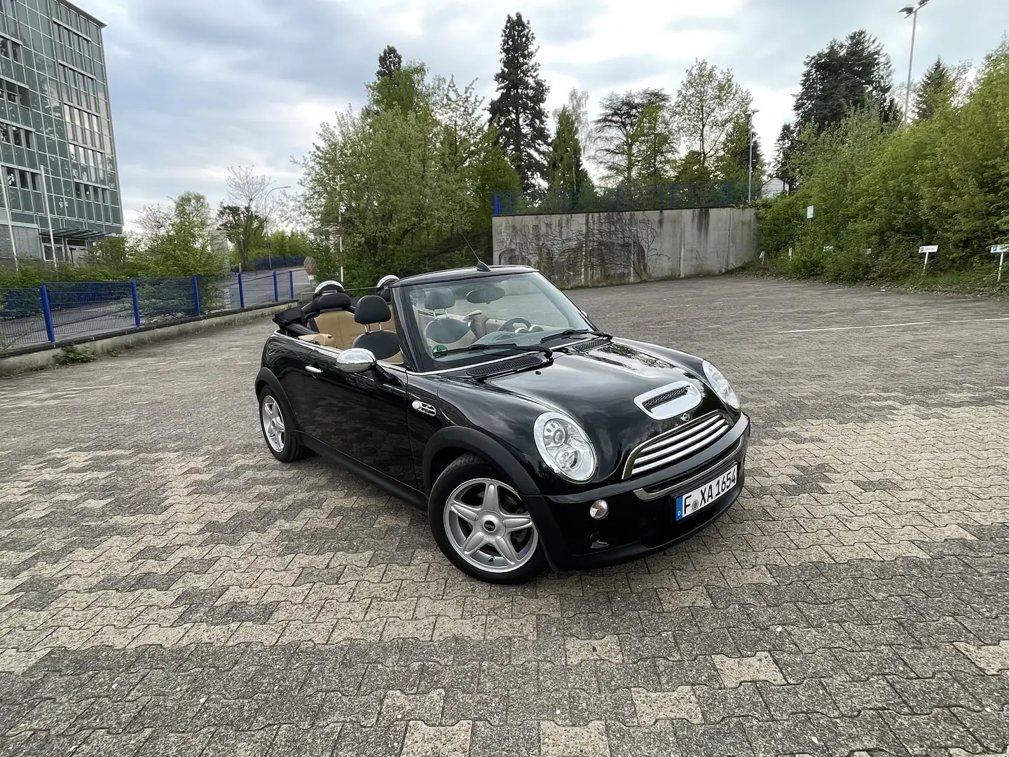 MINI Cooper C Cabrio Schwarz - 1