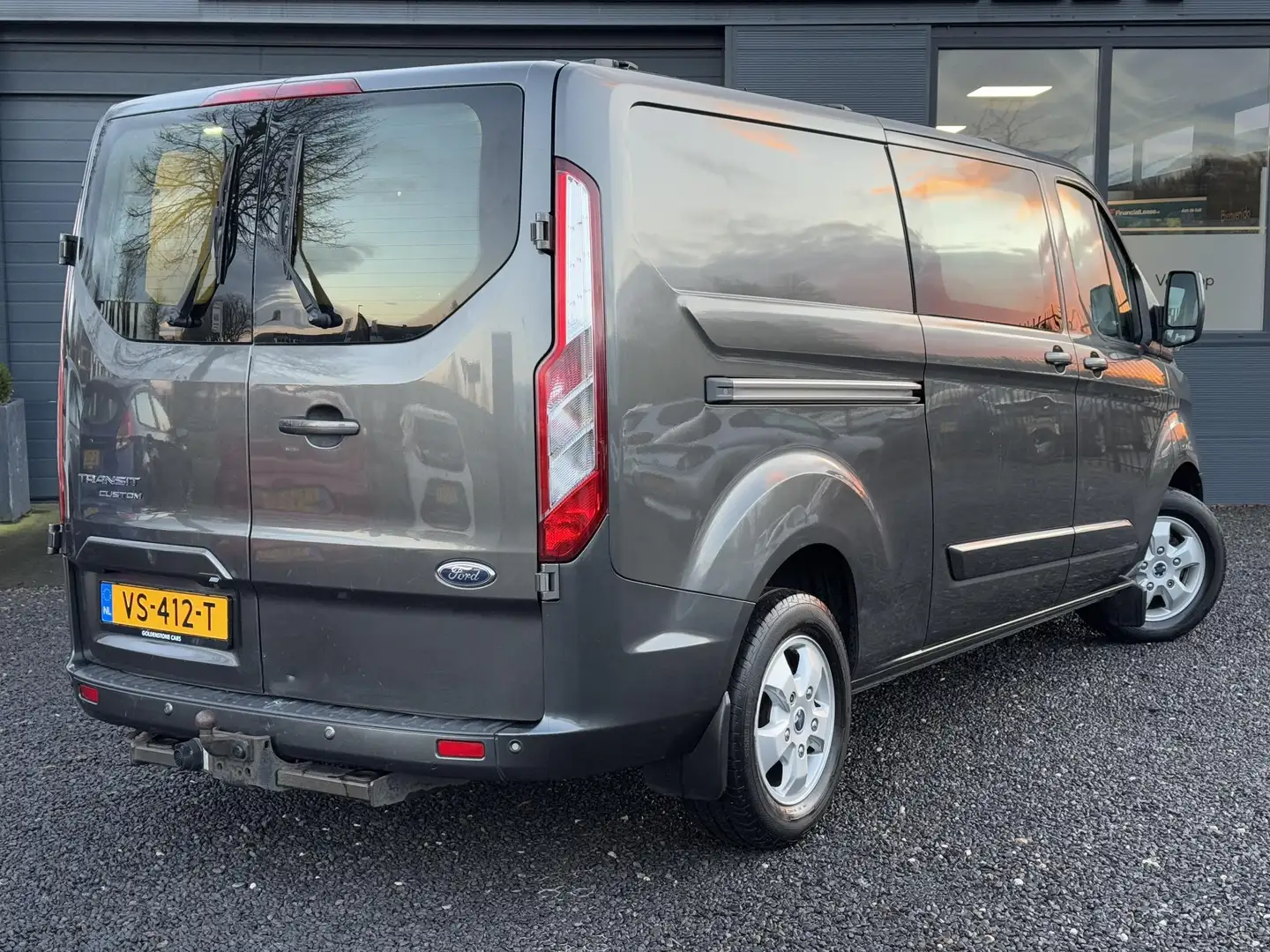 Ford Transit Custom 290 2.2 TDCI L2H1 Limited DC Dubbele Cabine,Navi,A - 2