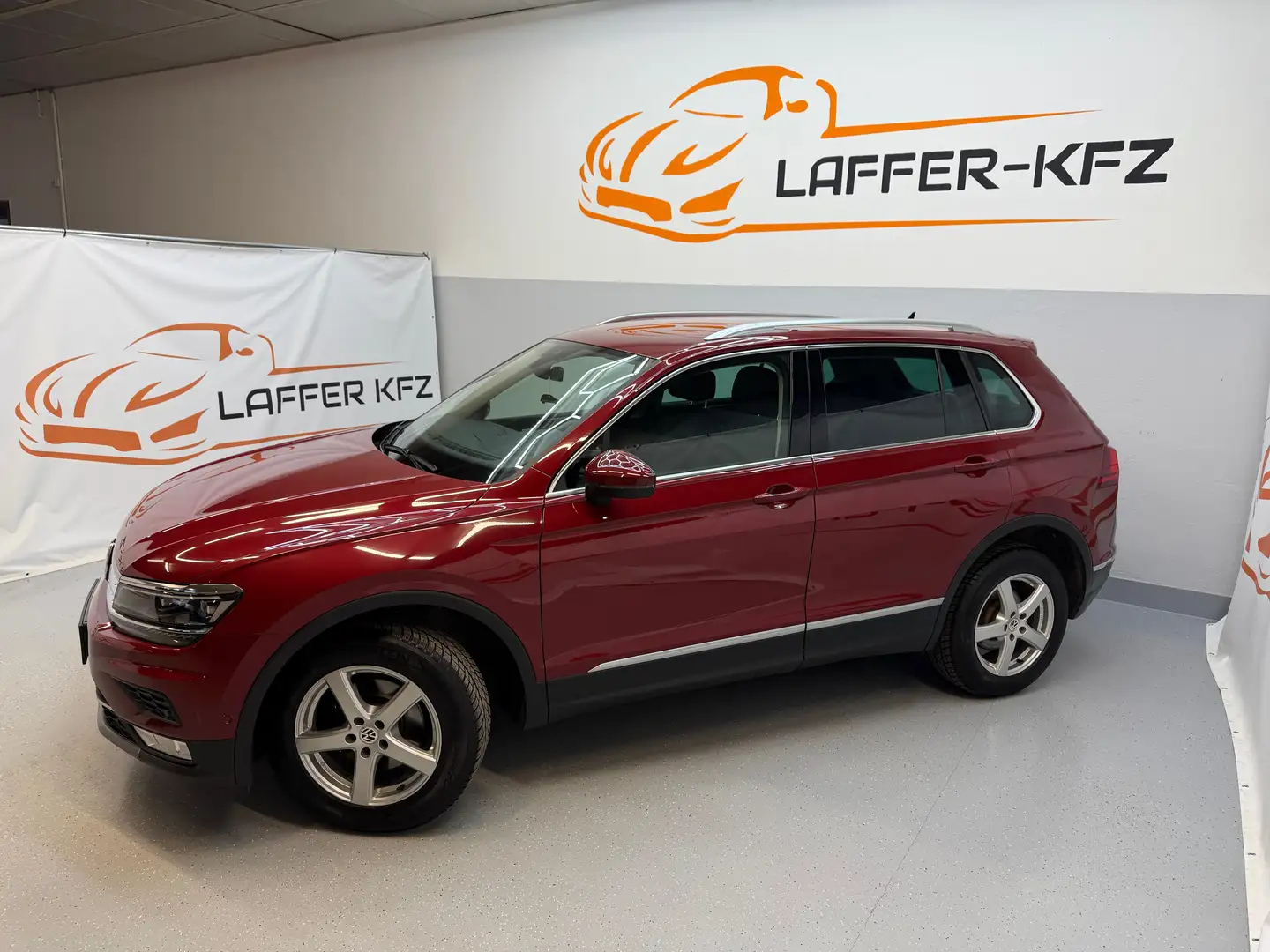 Volkswagen Tiguan 2,0 TDI Highline 4Motion DSG VIRTUALL APP PDC Rot - 2