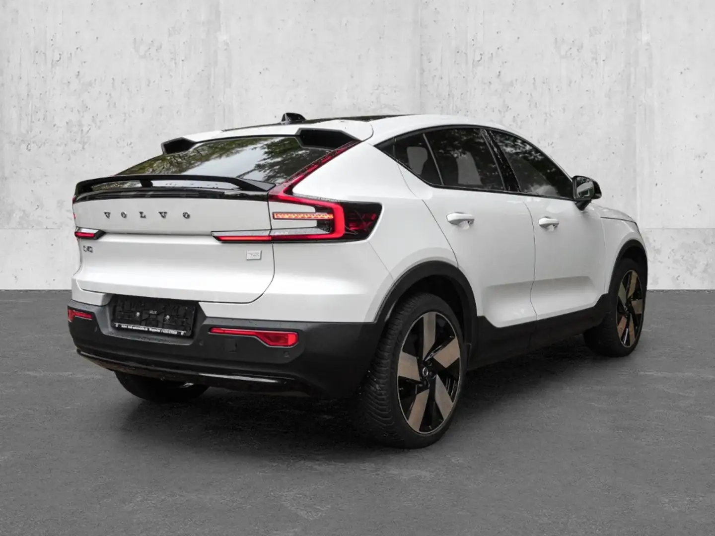Volvo C40 Plus Recharge Pure Electric AWD StandHZG Digitales Weiß - 2