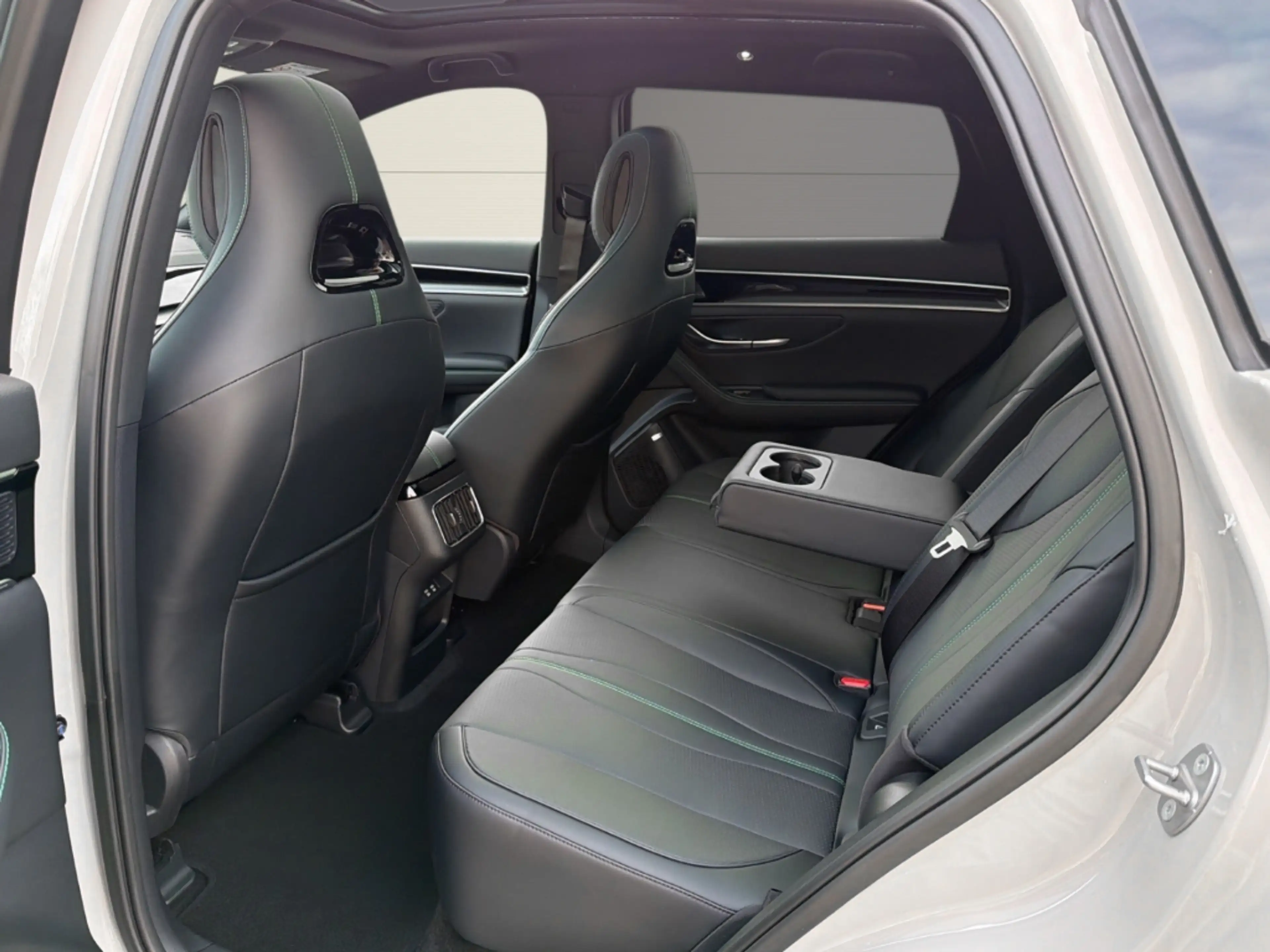 BYD Seal U Boost ACC+Pano+360+Sound+Navi+Keyless+DAB+Ambiente — photo 11
