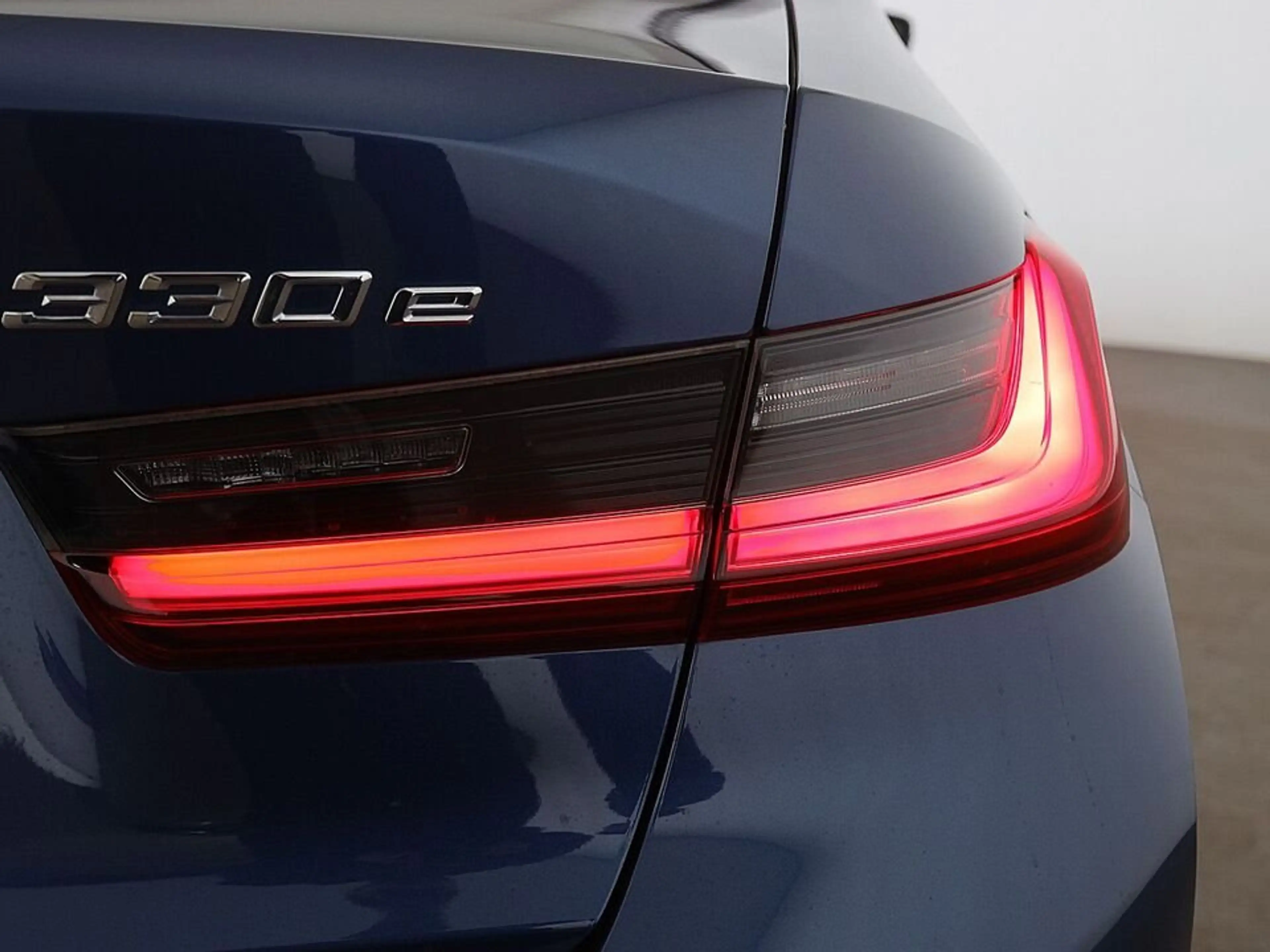 BMW 330 e Limousine Sport Line Aut LED LEDER NAVI — photo 9