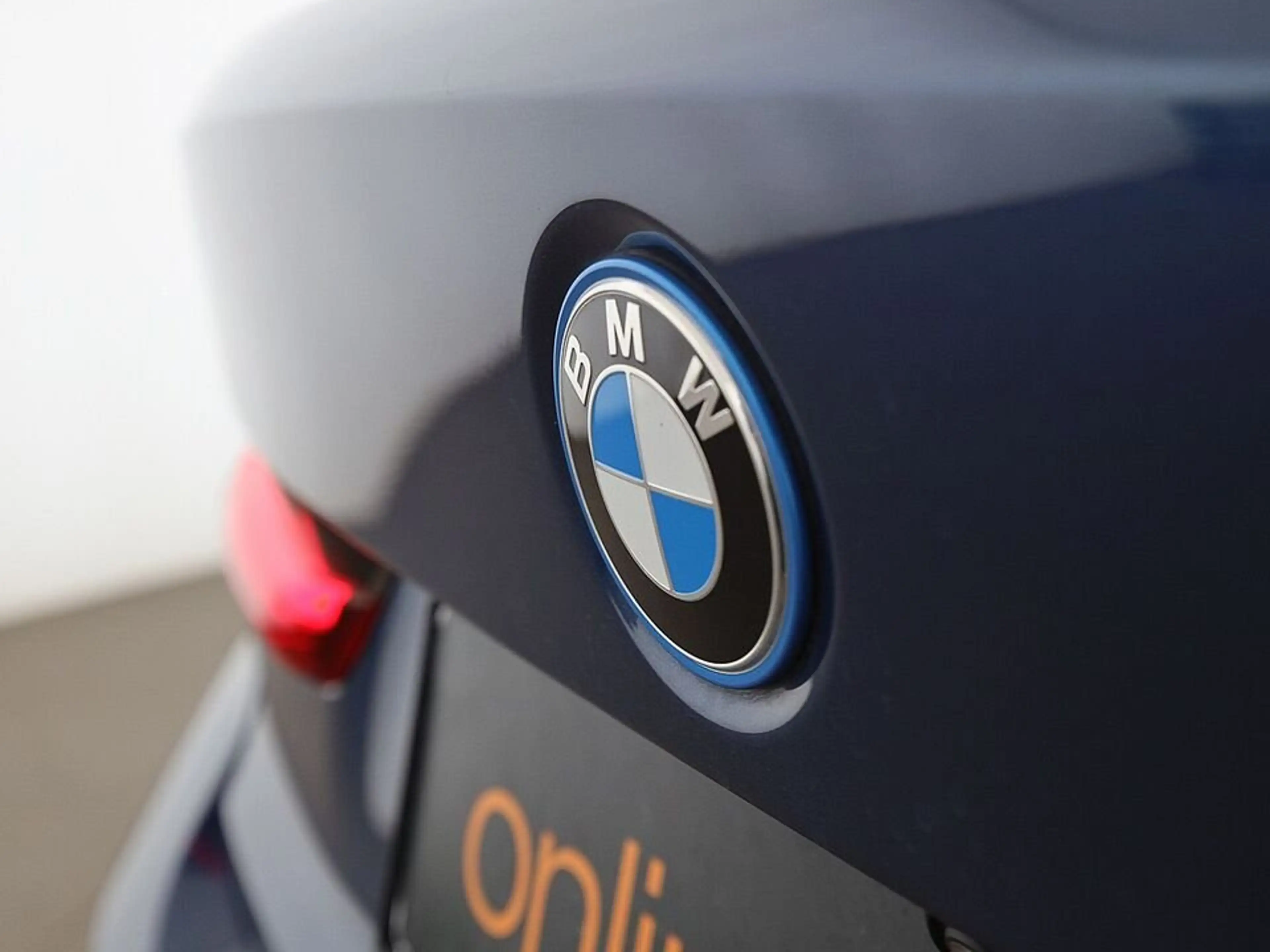 BMW 330 e Limousine Sport Line Aut LED LEDER NAVI — photo 8