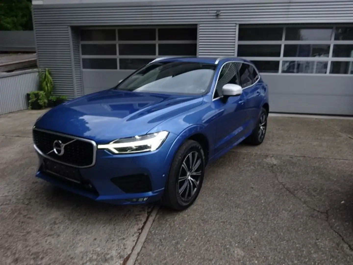 Volvo XC60 R Design AWD Blau - 2
