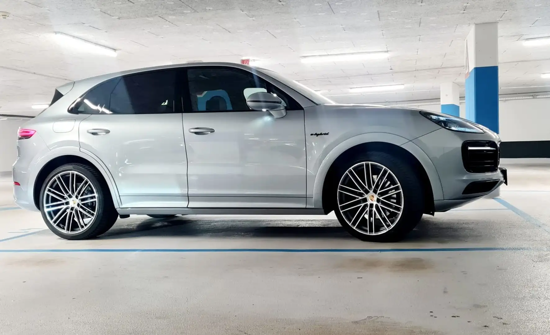 Porsche Cayenne Cayenne III E-Hybrid PHEV 17,9 kWh Aut. Silber - 1