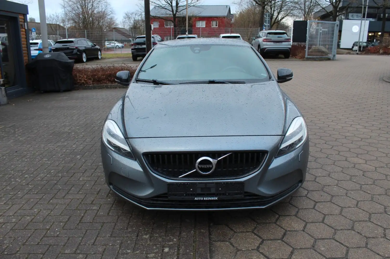 Volvo V40 2.0 D3 Automatik Grau - 2