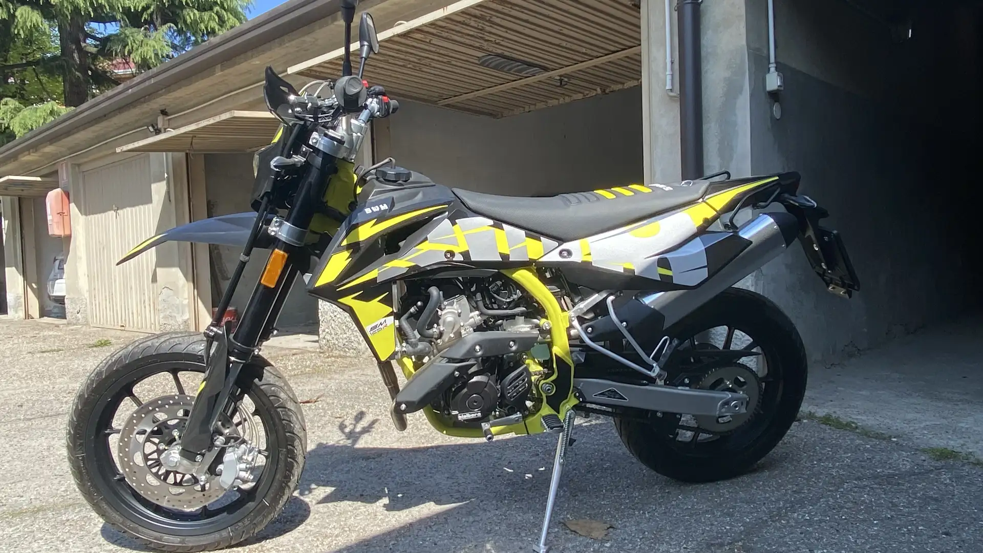 SWM SM 125 R Amarillo - 1