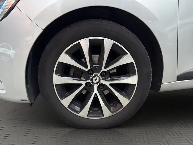 Renault Clio view 8
