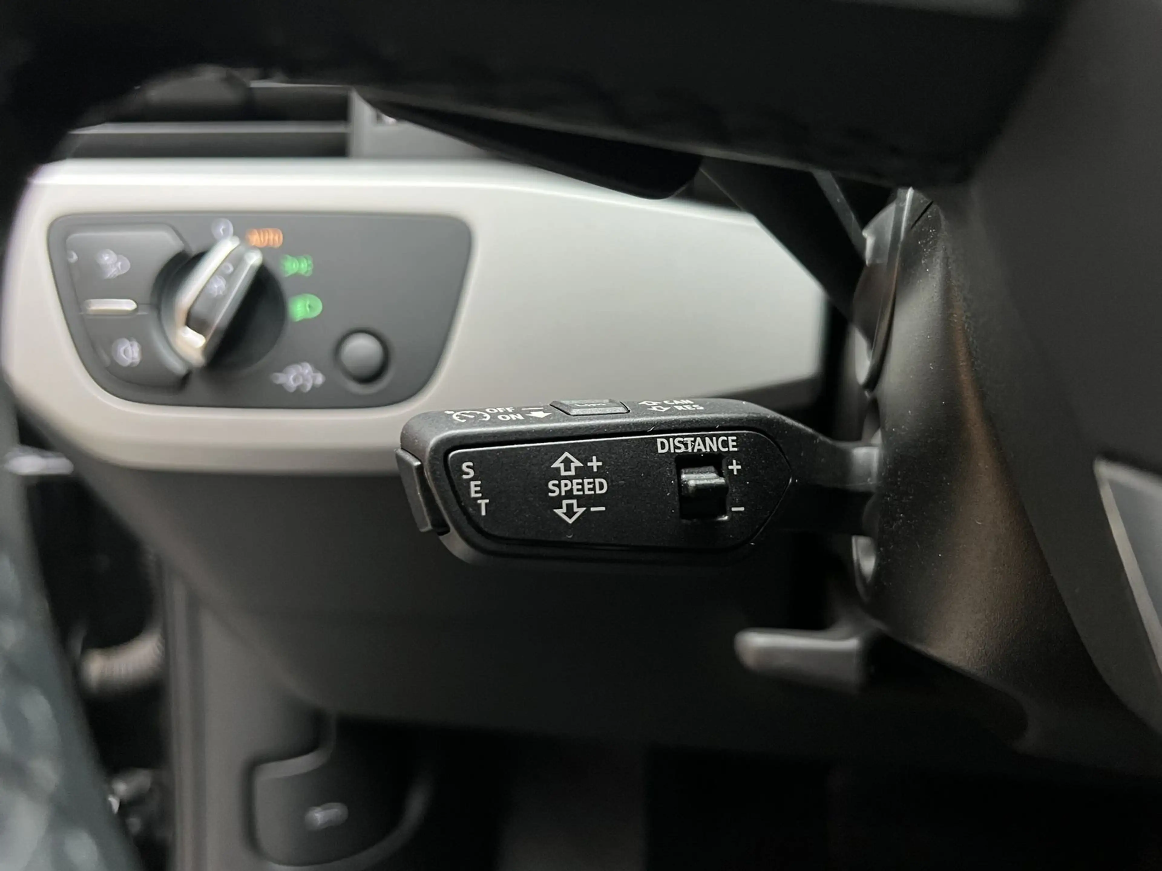 Audi A4 35 TFSI advanced S-Tronic Navi Kamera ACC 18" — photo 15