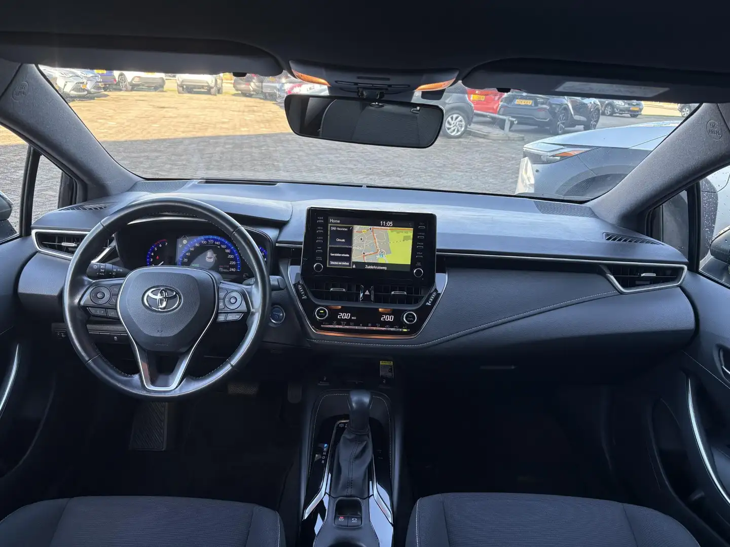 Toyota Corolla Touring Sports 1.8 Hybrid Business Intro | Trekhaa Zwart - 2