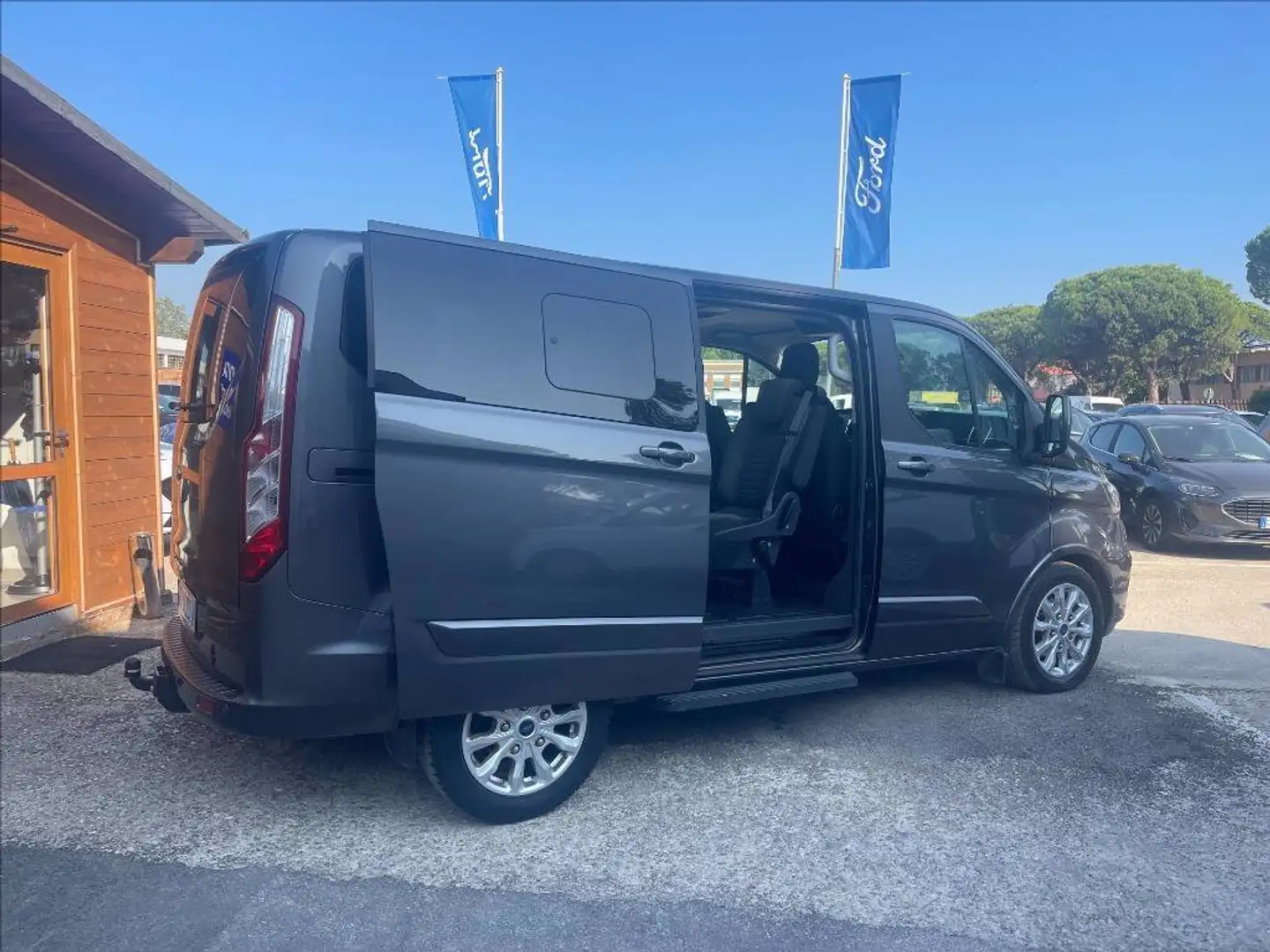Ford Tourneo Custom 320 2.0 tdci 185cv Titanium L1H1 auto E6.2 Grigio - 2