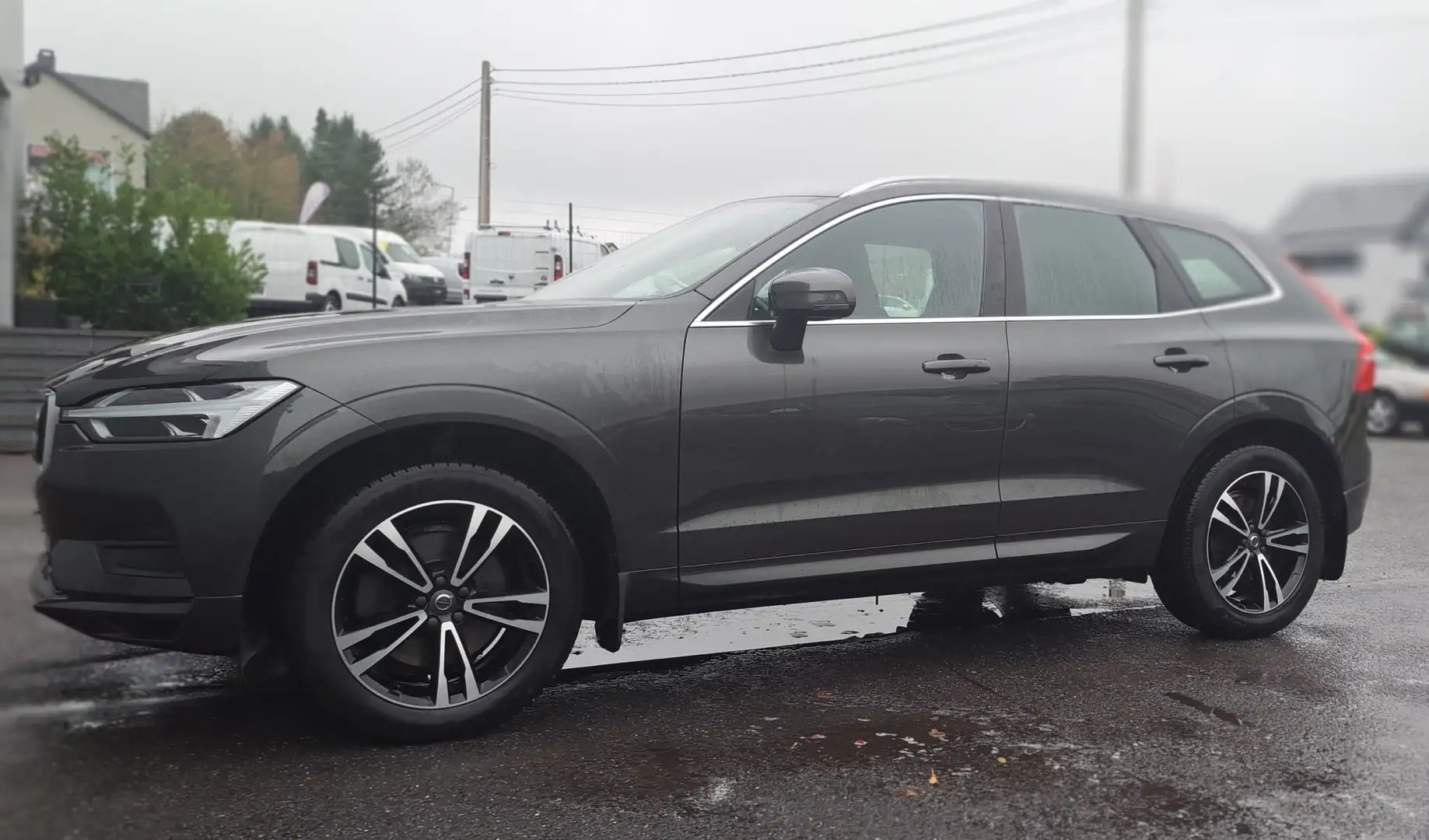 Volvo XC60 MOMENTUM PRO Gris - 2