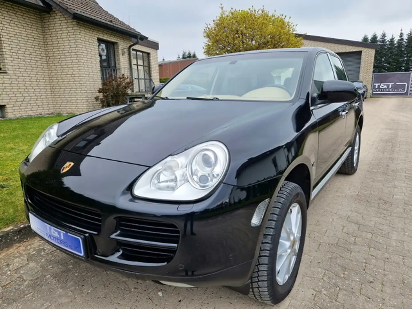 Porsche Cayenne S Black - 1