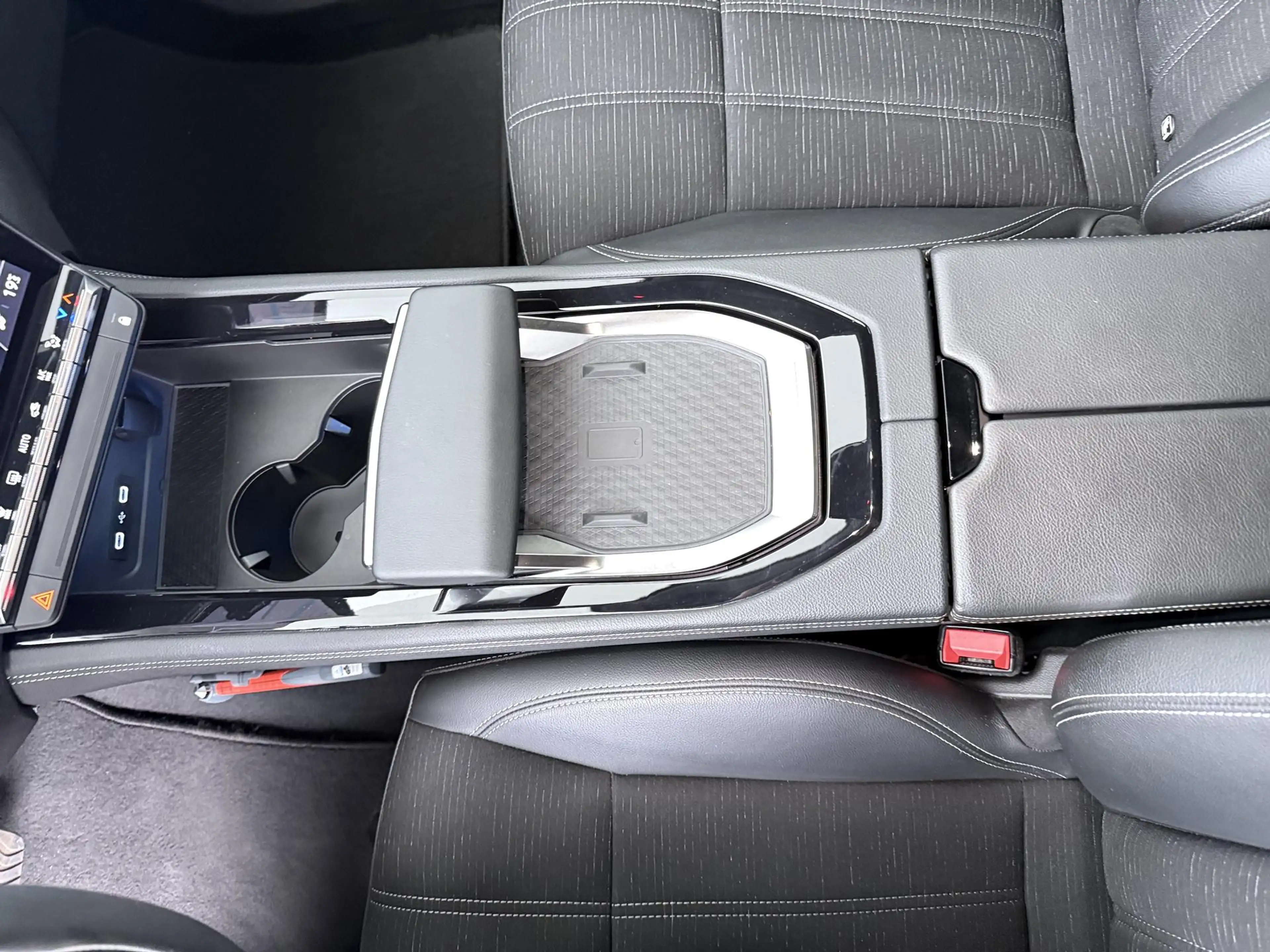 Renault Austral techno E-Tech full hybrid 200 | trekhaak | — photo 12