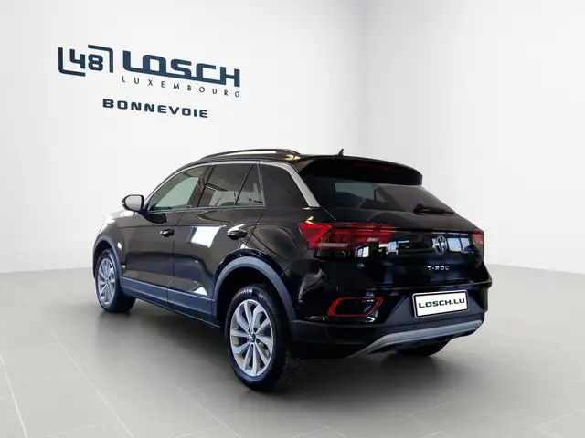 Volkswagen T-Roc view 6