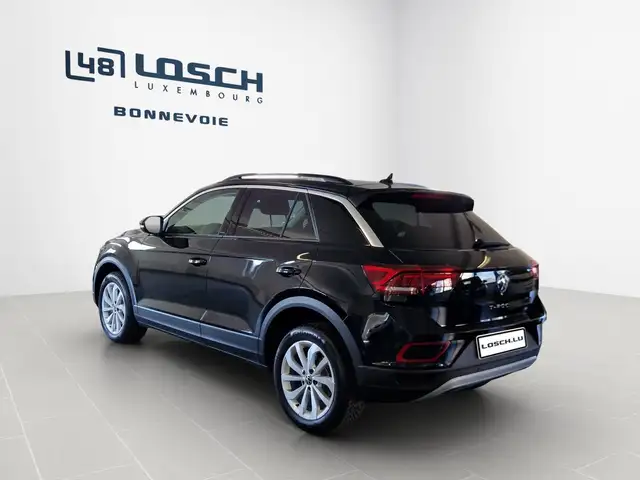 Volkswagen T-Roc view 5