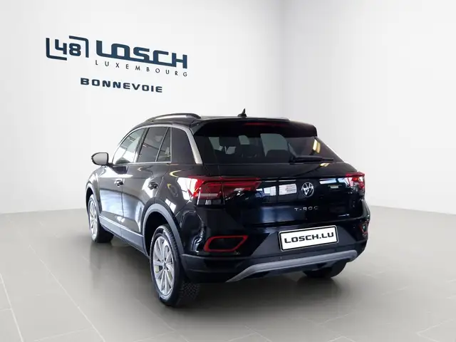 Volkswagen T-Roc view 7