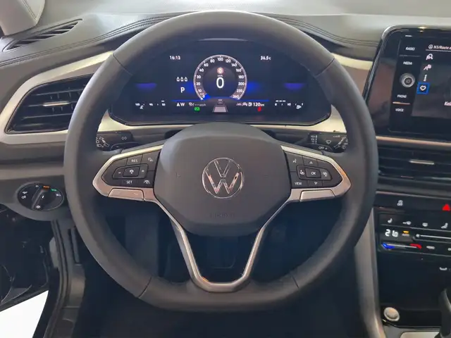 Volkswagen T-Roc view 10