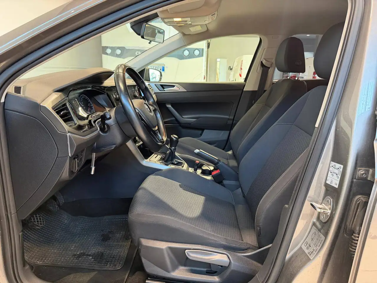 Volkswagen Polo VI 5p 1.0 TSI Comfortline 80cv RETROCAMERA CLIMA BIZONA APPLE CARPLAY / ANDROID AUTO, миниатюра 8
