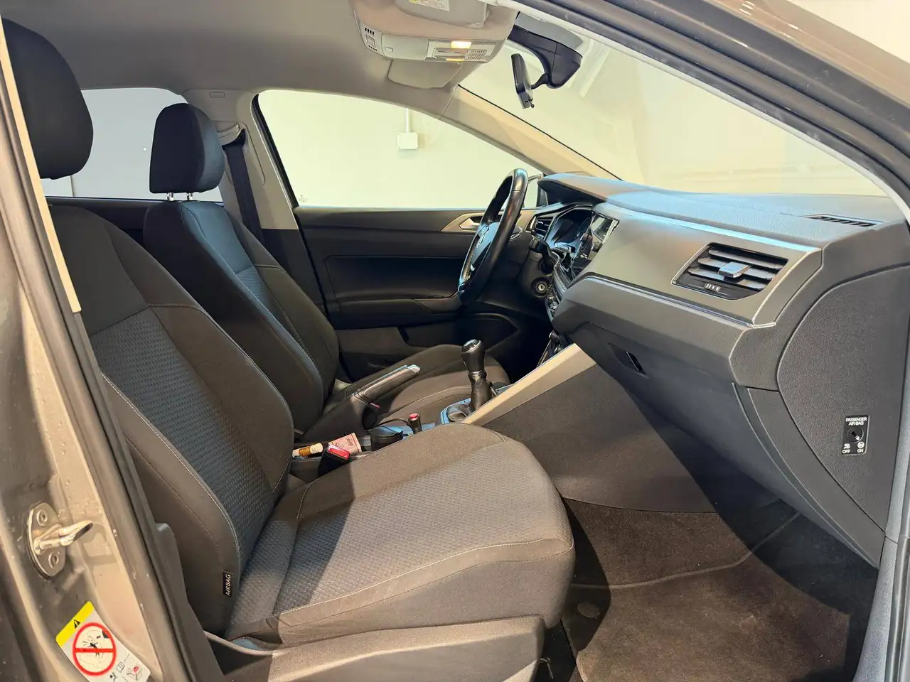 Volkswagen Polo VI 5p 1.0 TSI Comfortline 80cv RETROCAMERA CLIMA BIZONA APPLE CARPLAY / ANDROID AUTO, миниатюра 9