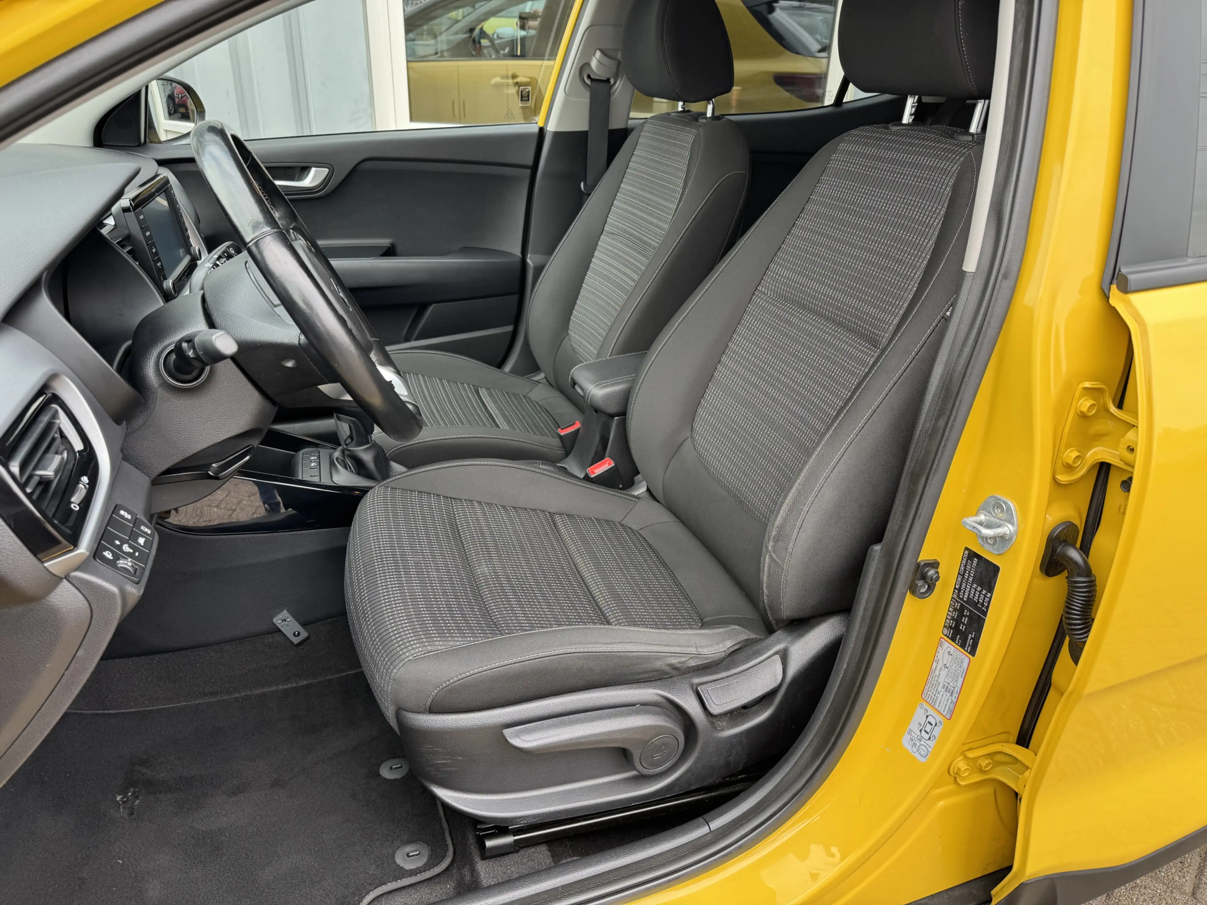 Kia Stonic 1.0 T-GDi ExecutiveLine — photo 6