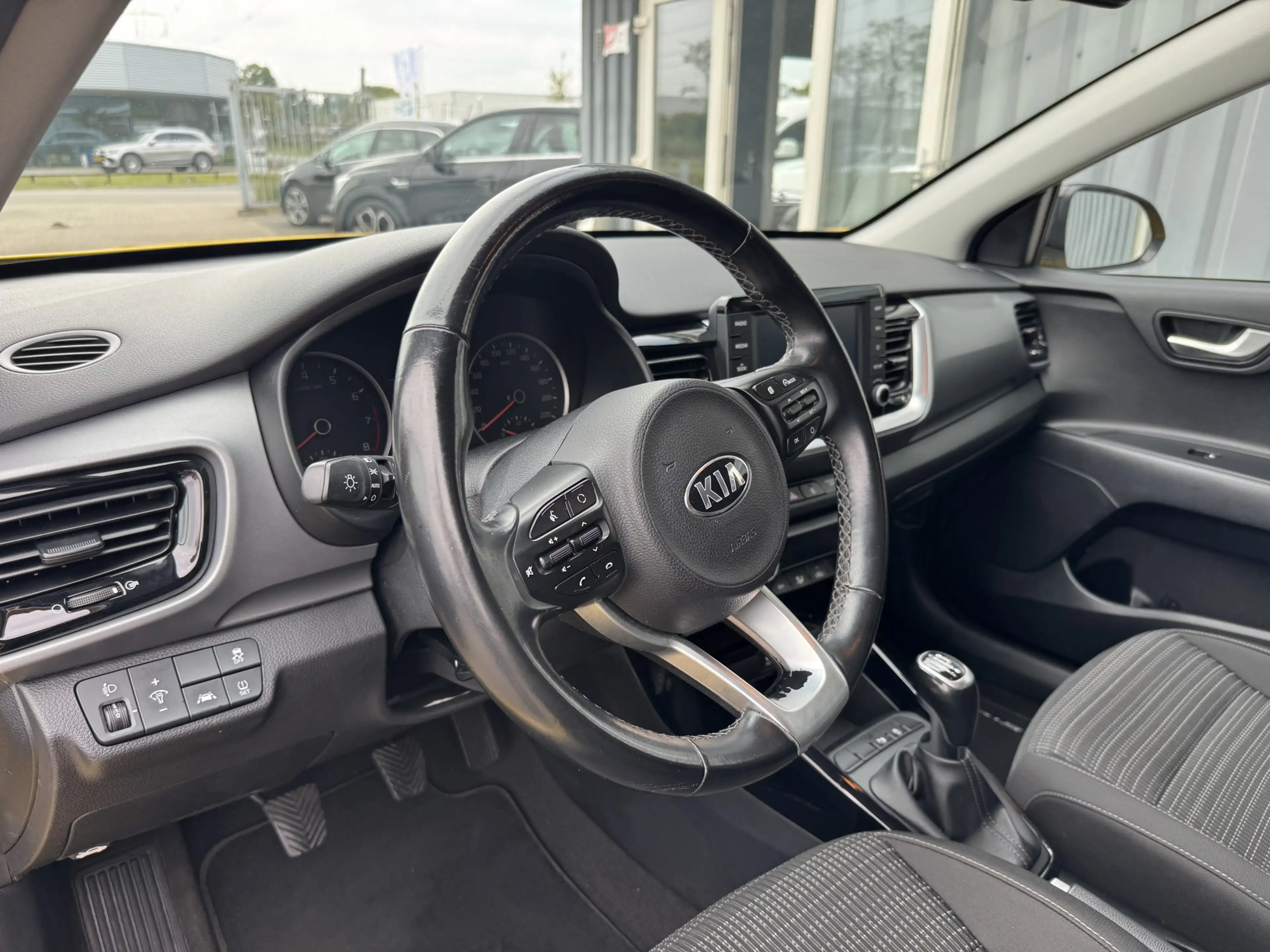 Kia Stonic 1.0 T-GDi ExecutiveLine — photo 9
