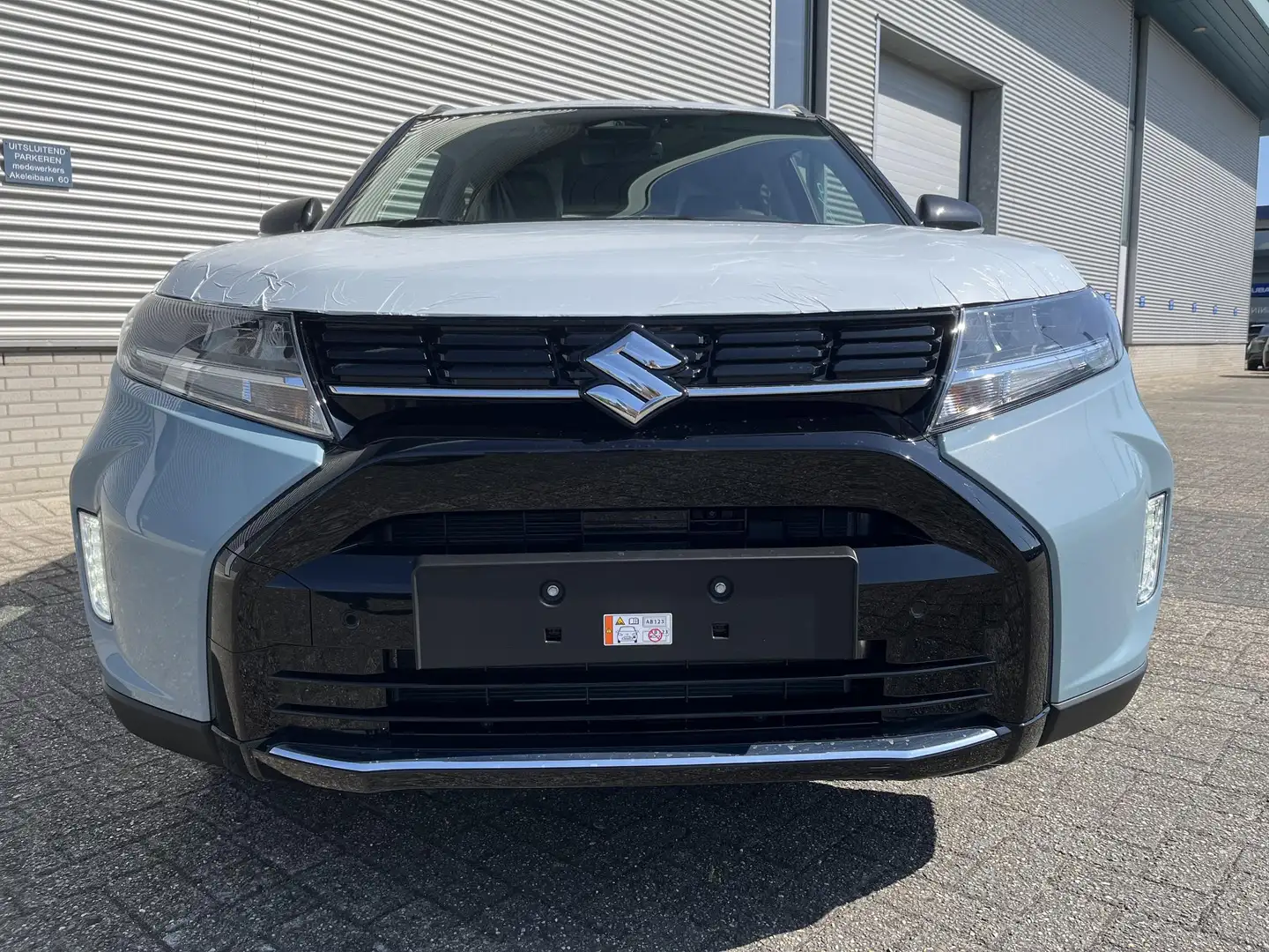 Suzuki Vitara 1.5 Hybrid Style | Direct Uit Voorraad Leverbaar | - 2
