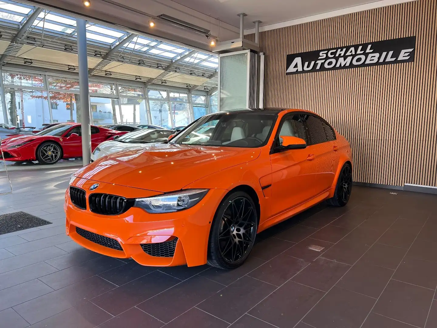 BMW M3 F80 *DE-Fzg/1-Hand/INDIVIDUAL/CARBON* Orange - 1