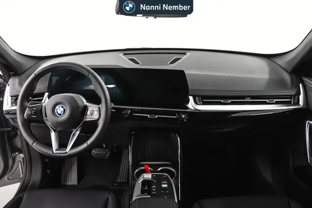 BMW Ix1 view 9