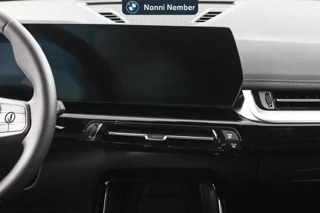 BMW Ix1 view 10