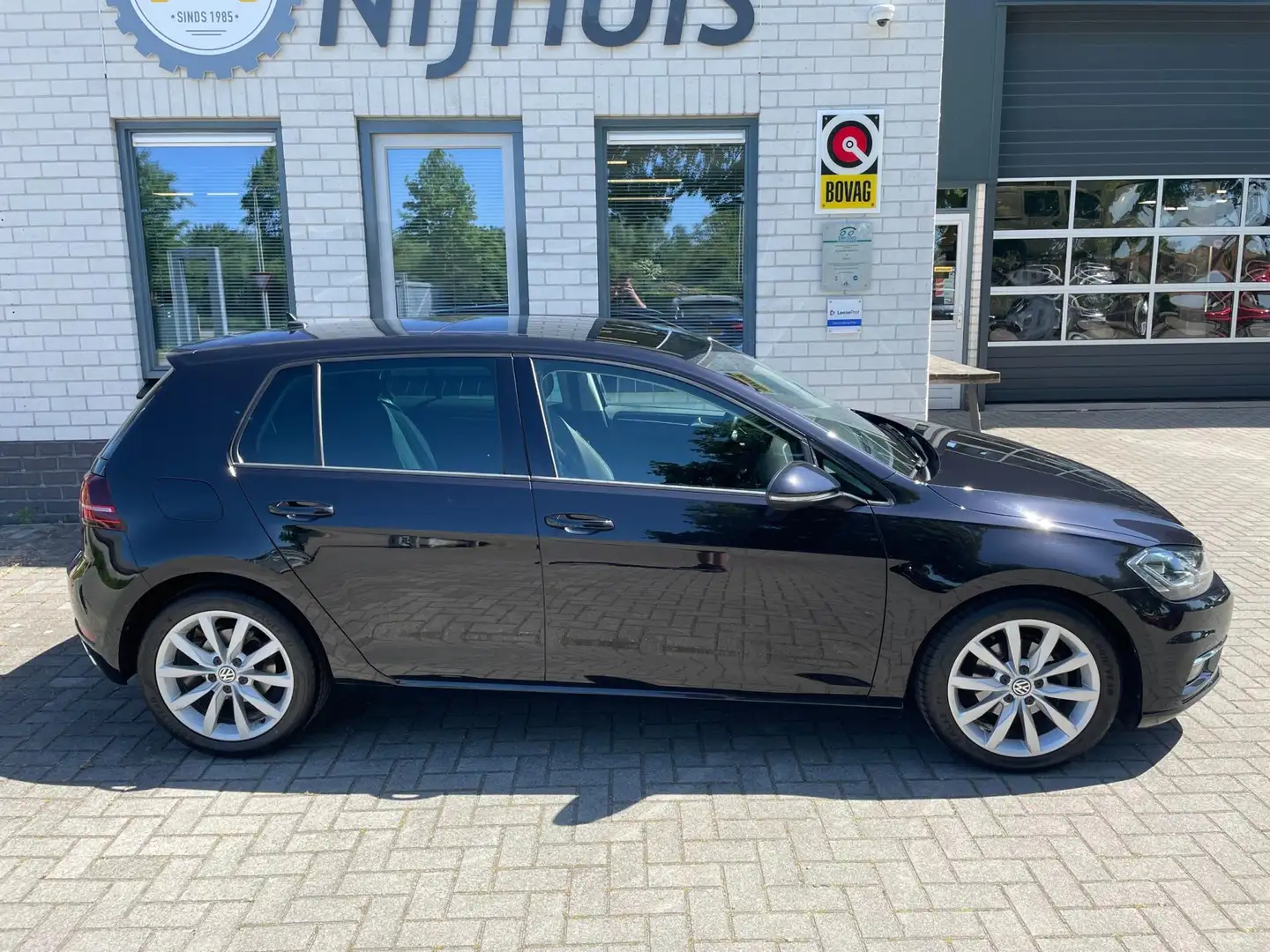 Volkswagen Golf 1.0 TSI Highline / PDC V+A / Navigatie / Telefoon Negro - 2
