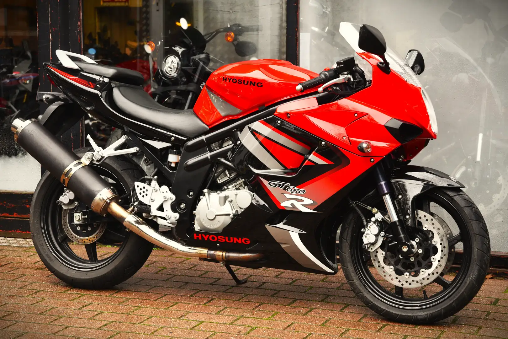 Hyosung GT 650 R COMET ***MOTO VERTE*** Rouge - 1