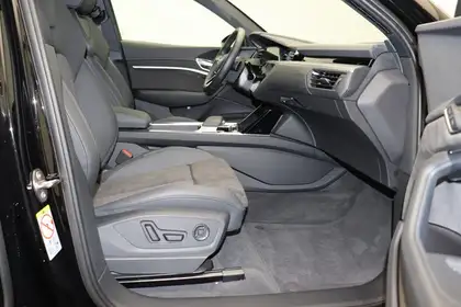 Annonce voiture d'occasion Audi e-tron - CARADIZE