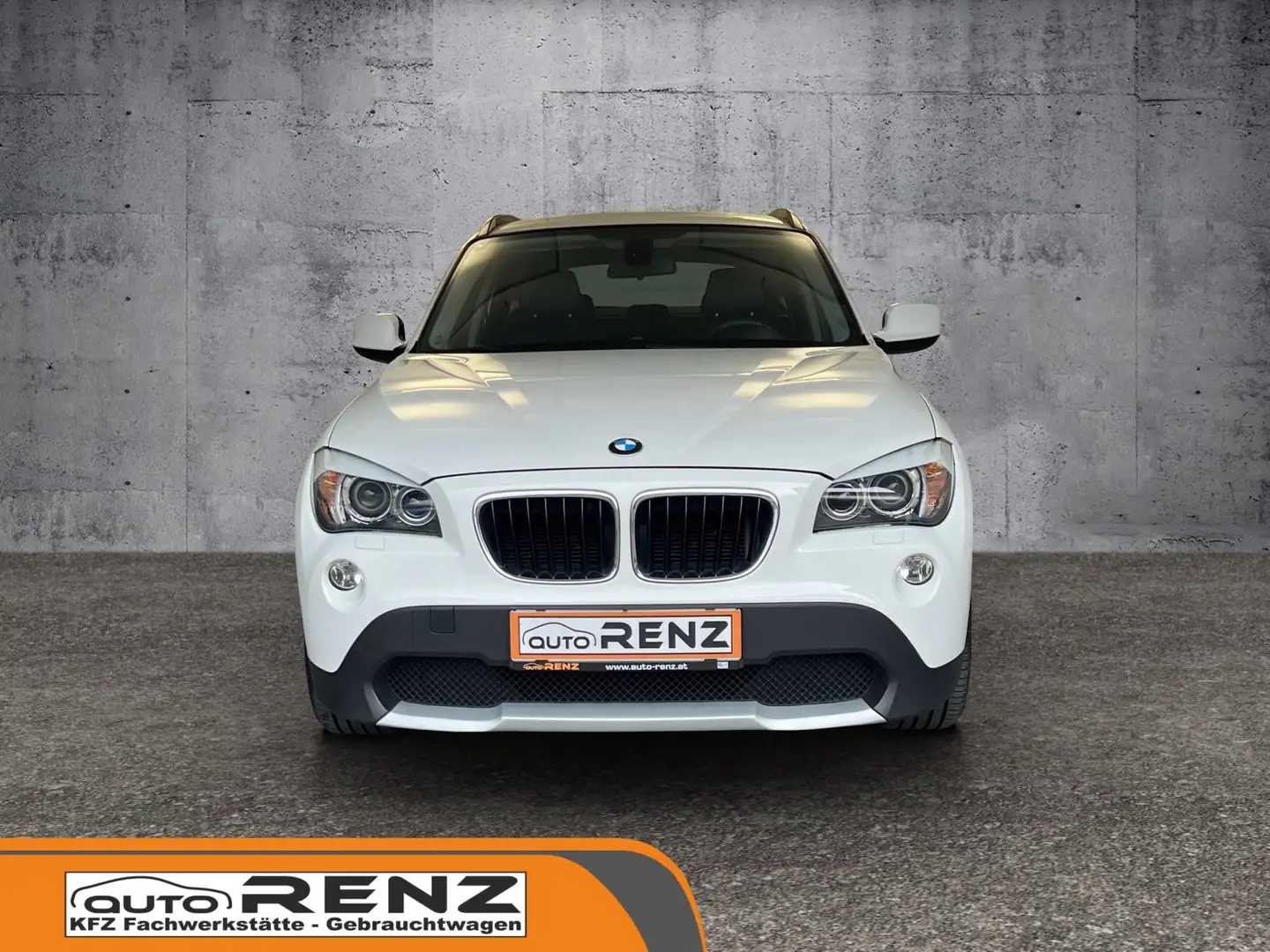 BMW X1 18 d xDrive top gepflegt Weiß - 2