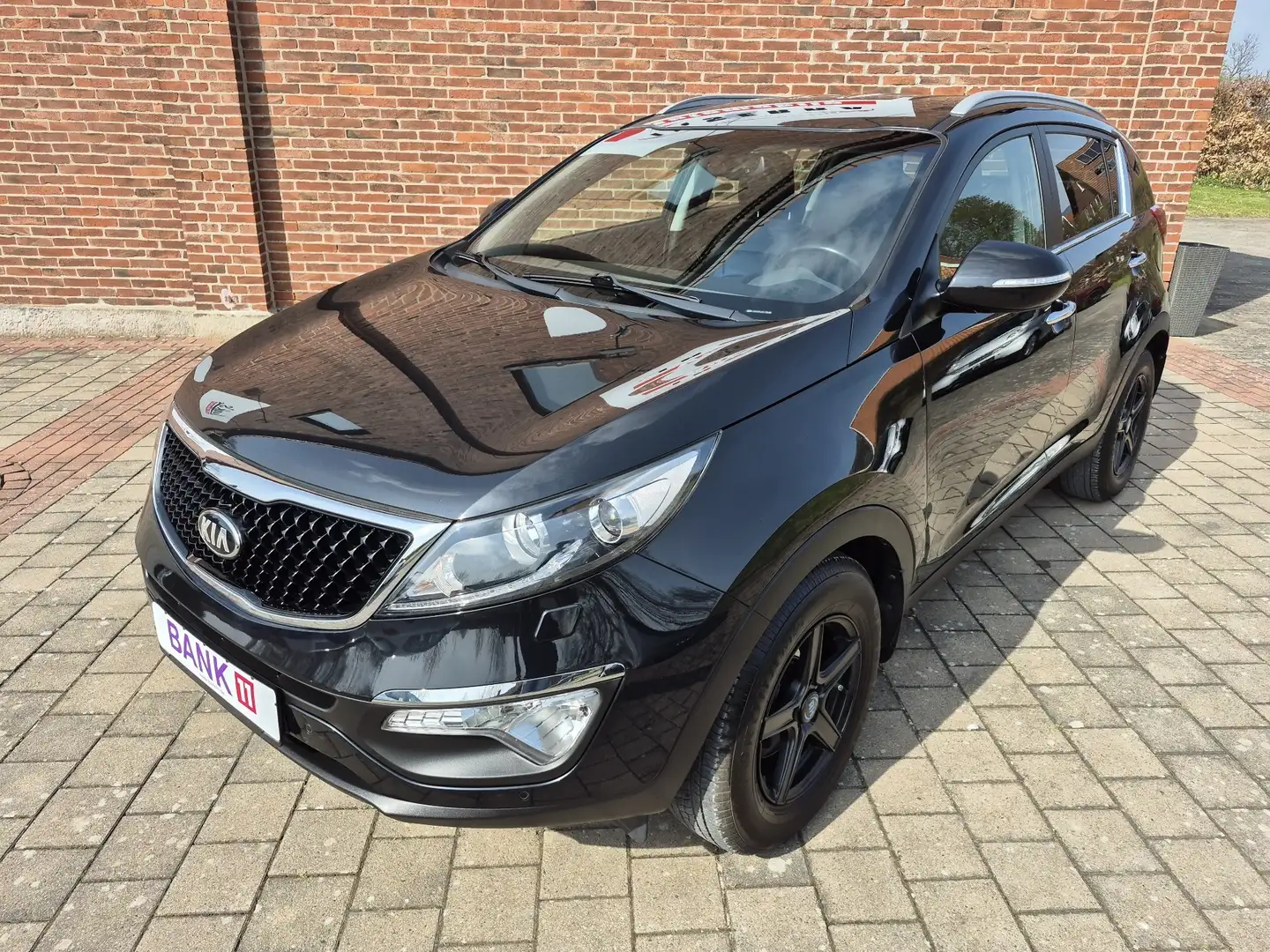 Kia Sportage 1.6 Attract 2WD Leder/RF-Kamera/Navi/SHZ v.+h. Schwarz - 1