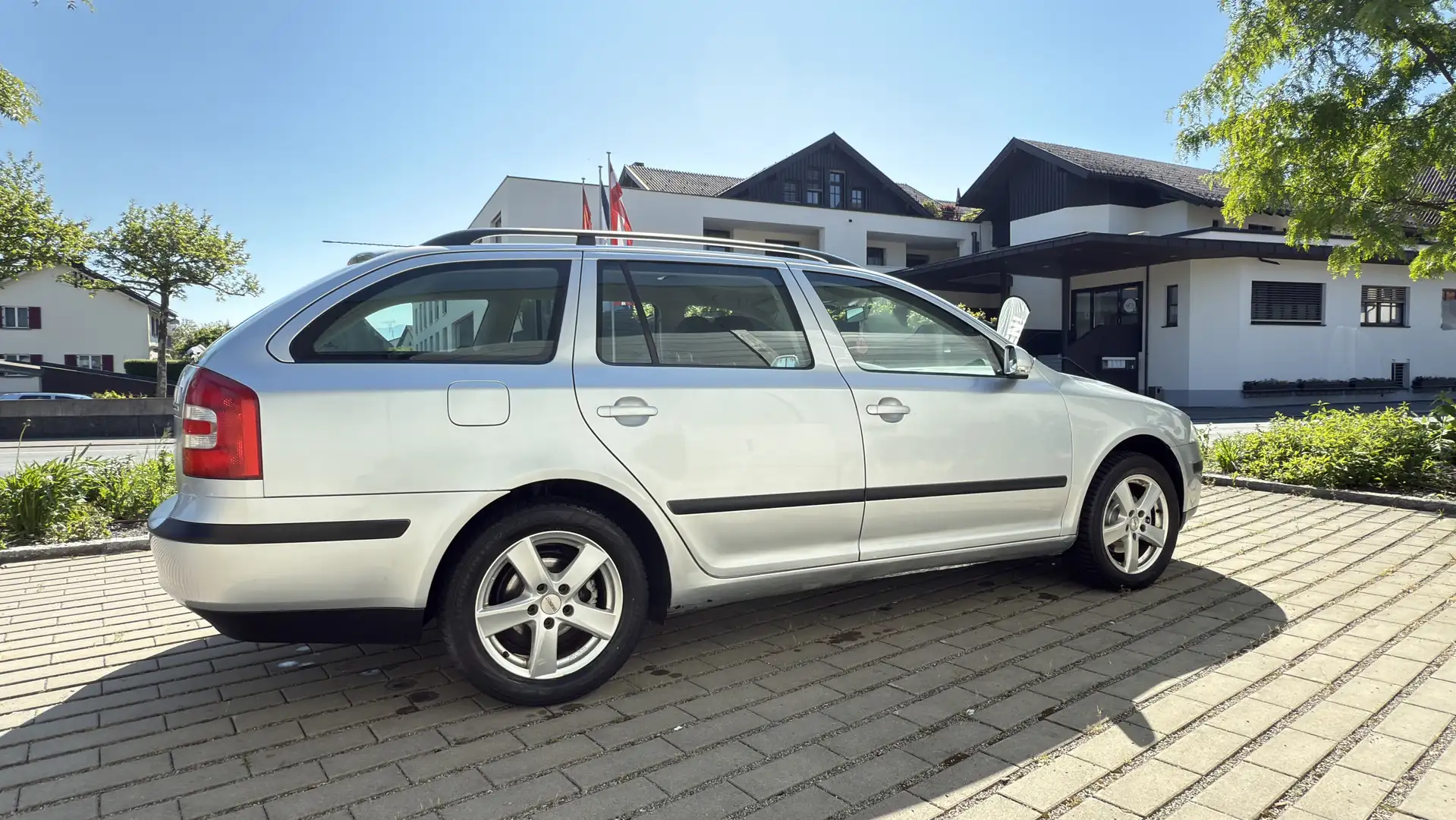 Skoda Octavia Combi 1,9 Ambiente TDI PD DPF Mit Neue pickel Silber - 1