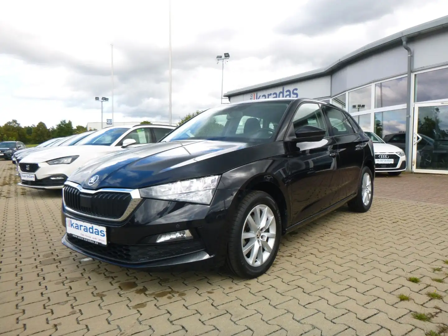Skoda Scala 1,0 TSI Lim NAVI/PDC/SHZ/SmartLink Noir - 1