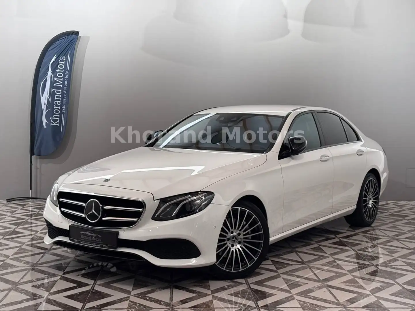 Mercedes-Benz E 220 E Limousine E 220 d Weiß - 1