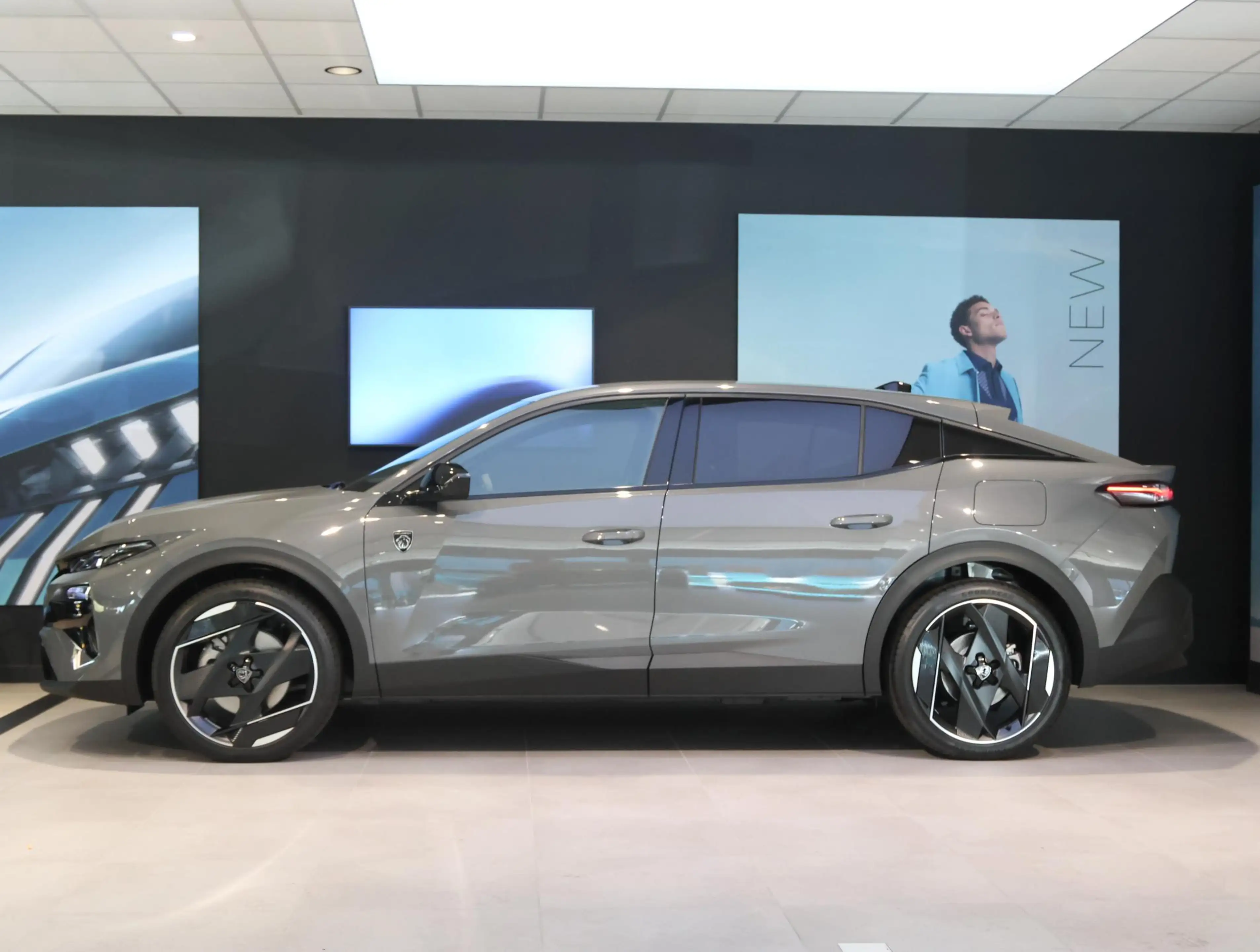 Peugeot 408 GT Exclusive Plug-In Hybrid 240 pk Automaat | Voor — photo 5